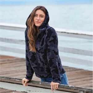 Barefoot Dreams CozyChic Women’s Camo Hoodie‎ Size Small